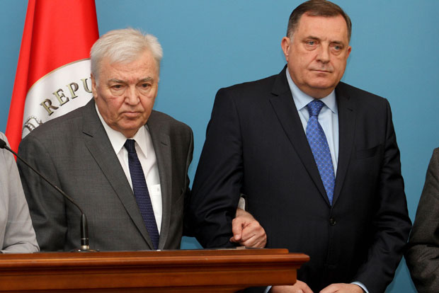 Односи између ДНС и СНСД загладили, Додик поручио: Ако оду са Шаровићем, нема им места у власти!